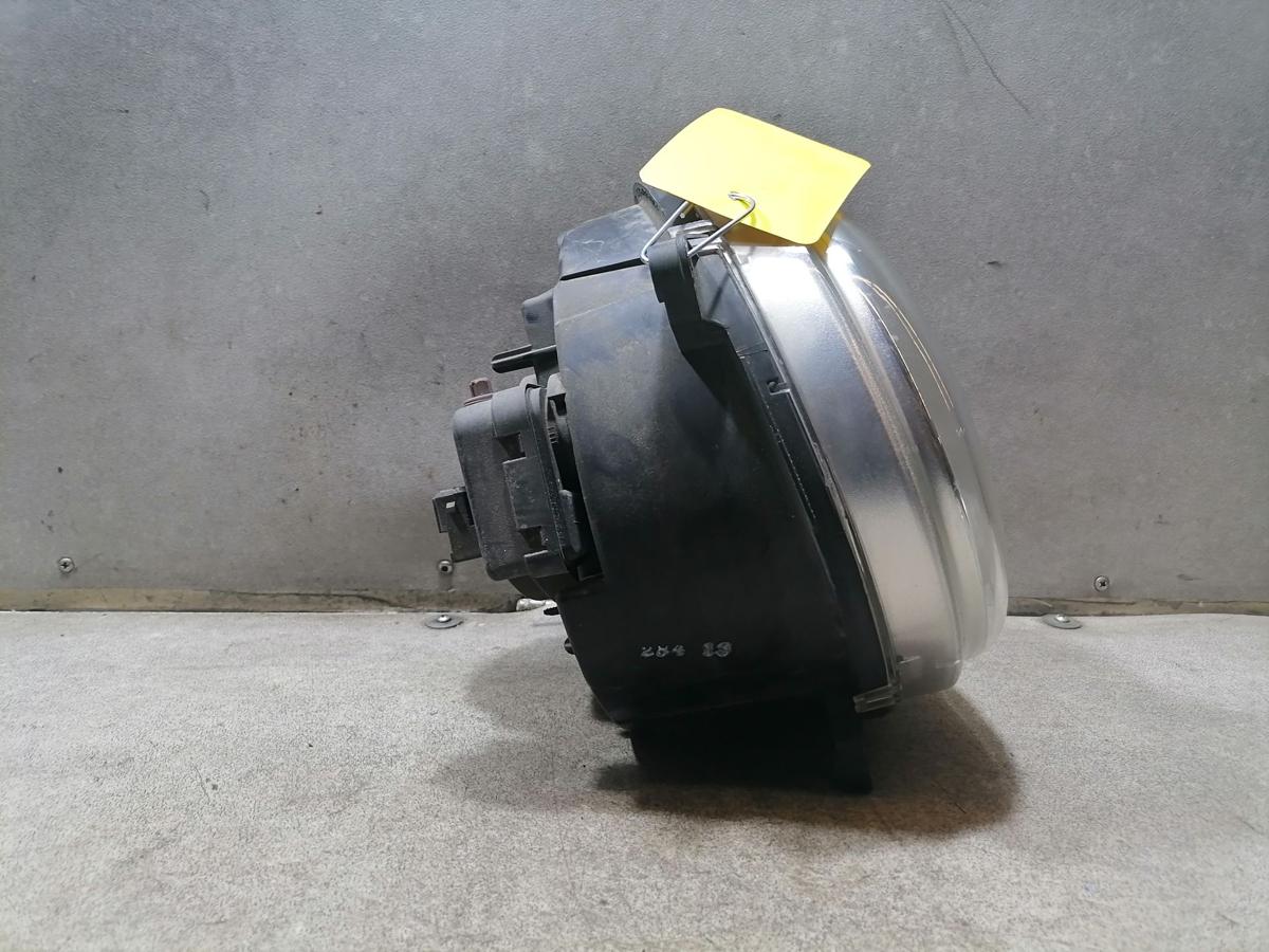 Jeep Cherokee KJ original Scheinwerfer vorn links Halogen mit LWR oberhalb vergilbt Bj.2001